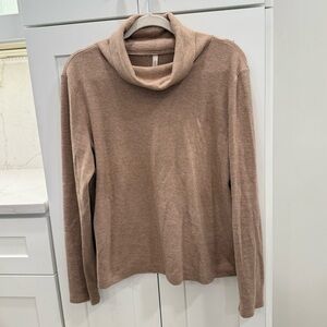 Aritzia The Group by Babaton Lewis Turtleneck Camel Tan size Large L